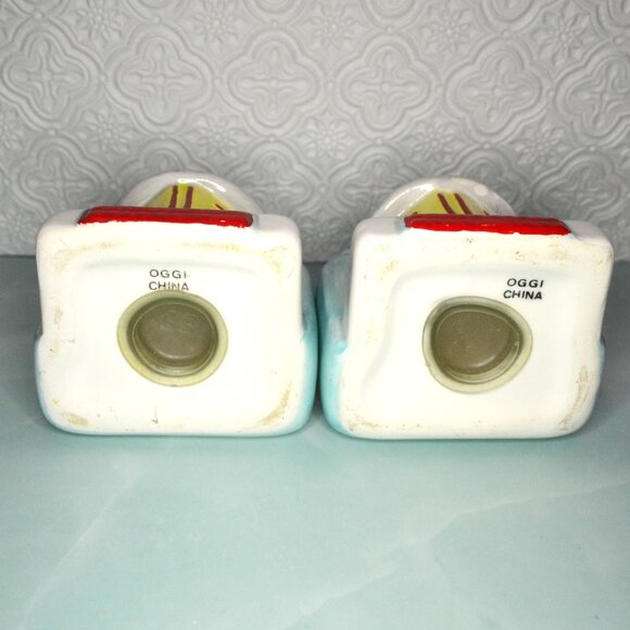 Pair Of Retro Look Salt And Pepper Shakers American Diner Jukebox Design Fun - Picture 6 of 7
